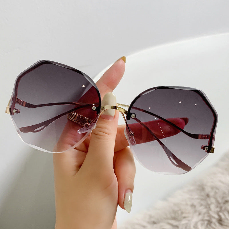 Fashionable UV Protection Sunglasses For Women